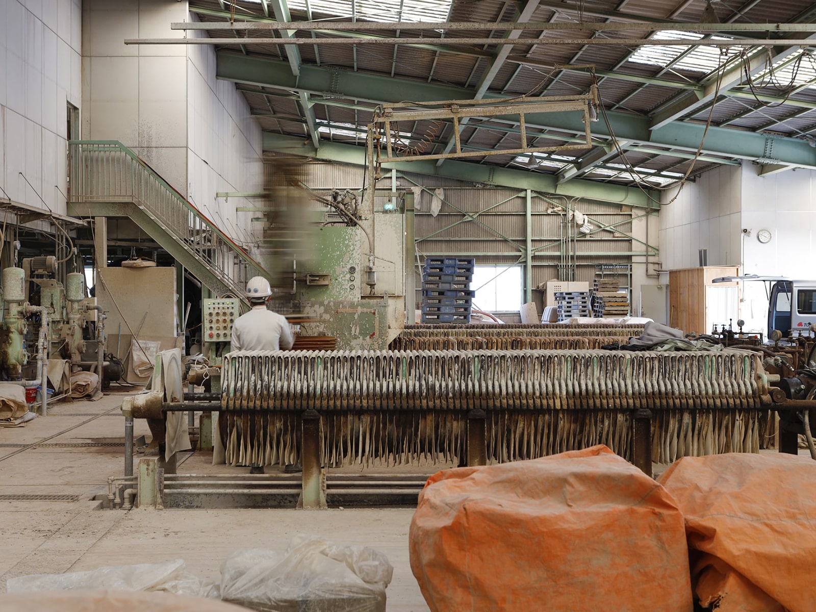 常滑の製土工場